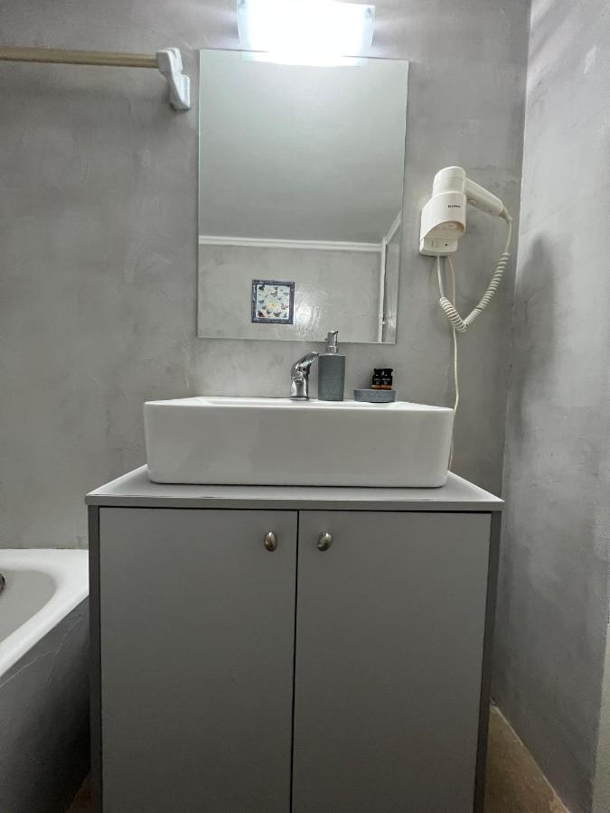 Agios Eleftherios Metro St. 2 Bedrms 4 Pers. Flat Aten Exteriör bild